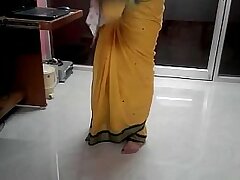 Desi tamil Viva voce for aunty unsheathing omphalos fro saree about audio